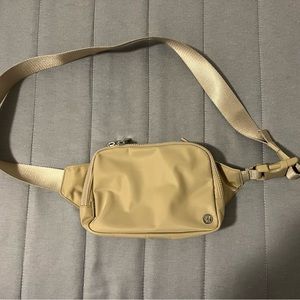 NWOT Lululemon Belt Bag (2L)